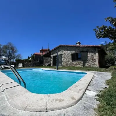Casa 2 habitaciones con piscina y cenador al aire libre